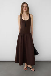 CONTRAST FABRIC SLEEVELESS MAXI DRESS