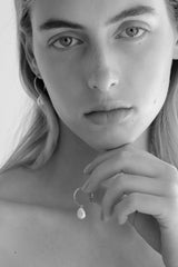 HOOP EARRINGS WITH PEARL DROP
