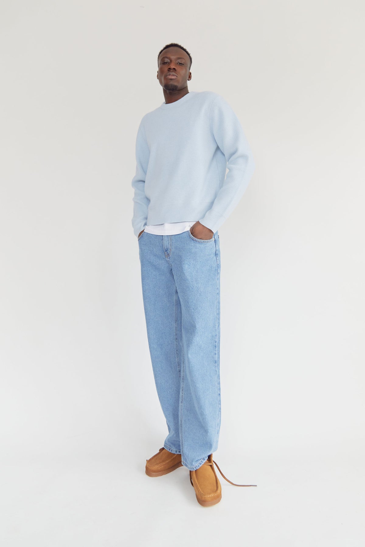 CLASSIC FIT SWEATER