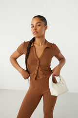COLLARED BUTTON FRONT TOP